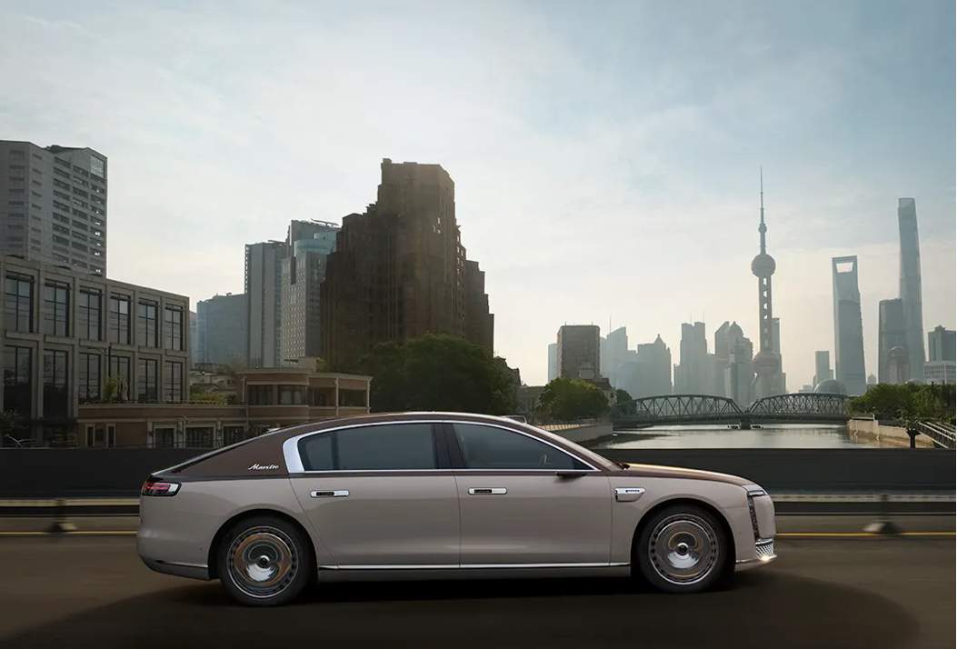 鸿蒙智行尊界S800达成10000台下线，订单突破18000台