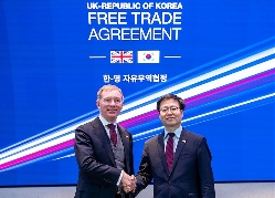 韩英升级自贸协定降低汽车原产地门槛 开放高铁与AI市场