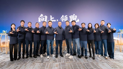 造车新势力突围路径：自研与合作双轮驱动