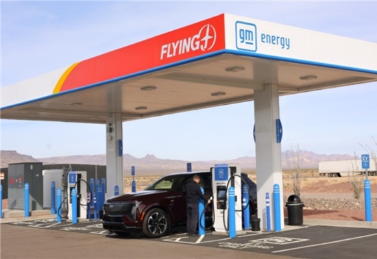 2025年车市冲顶后遇冷，美国电动车销量或陷崩盘危机