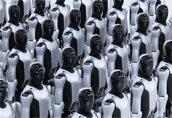 2025年人形机器人千台交付，春晚扭秧歌与产业变革齐上演